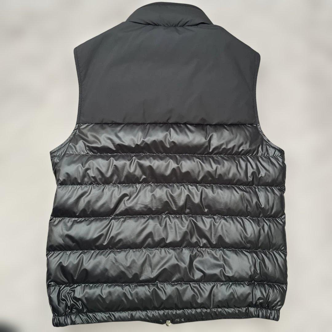 モンクレール　CERCES ライトダウンベスト　サイズ2