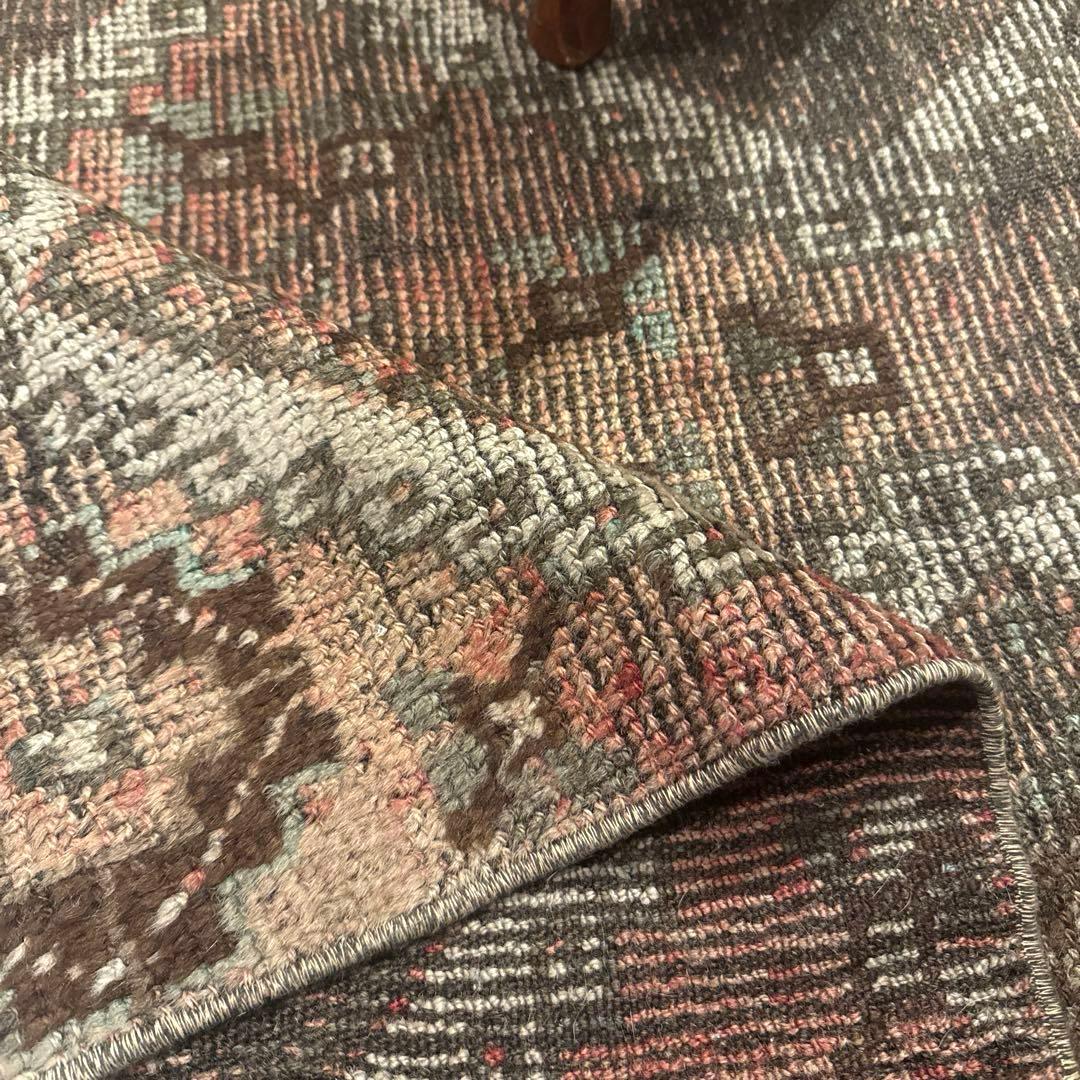 97×105エスニック　ブラウン×サーモン　レアな正方形　トルコヴィンテージラグ