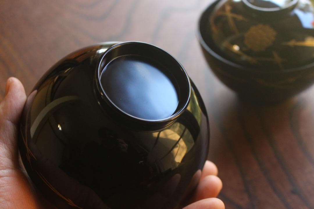 デッドストック！上質黒漆に極上松蒔絵の映えるお椀2点（検輪島塗蒔絵椀雑煮椀