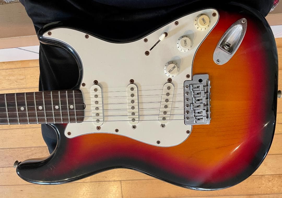 Fender Stratocaster サンバースト　トラ杢ネック