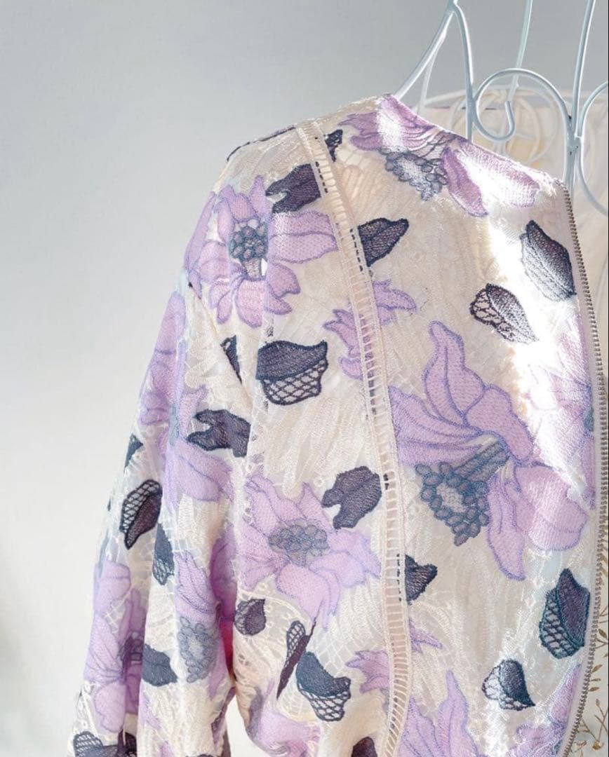 【美品】　グレースコンチネンタル　刺繍　フラワーブルゾン　パープル　ダイアグラム