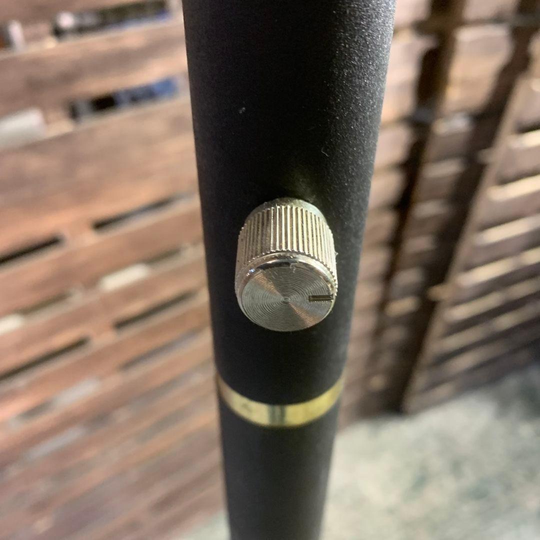 K809 フロアライト／スタンドライト 金属製トーチエール