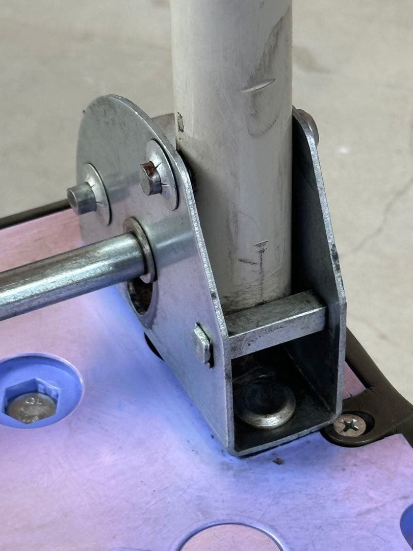 台車(フットブレーキ付き)押していて静かです！300kg