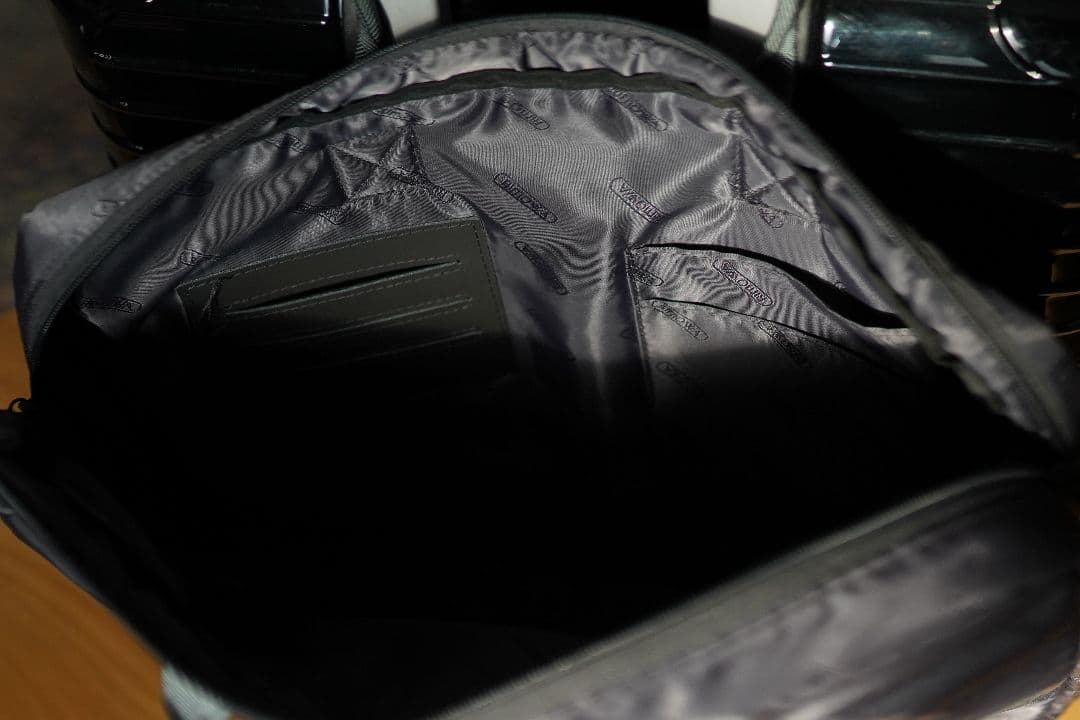 RIMOWA SALSA DELUX TSA ロック四輪 キャビン持込サイズ