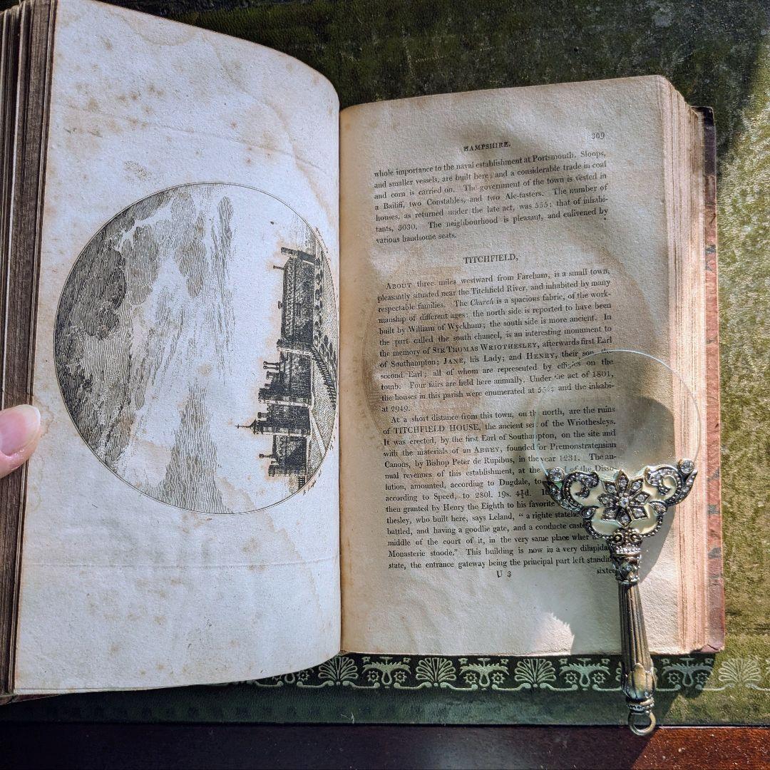 まるで貴族の書斎に飾られていたような、重厚なアンティーク本セット♪古書洋書