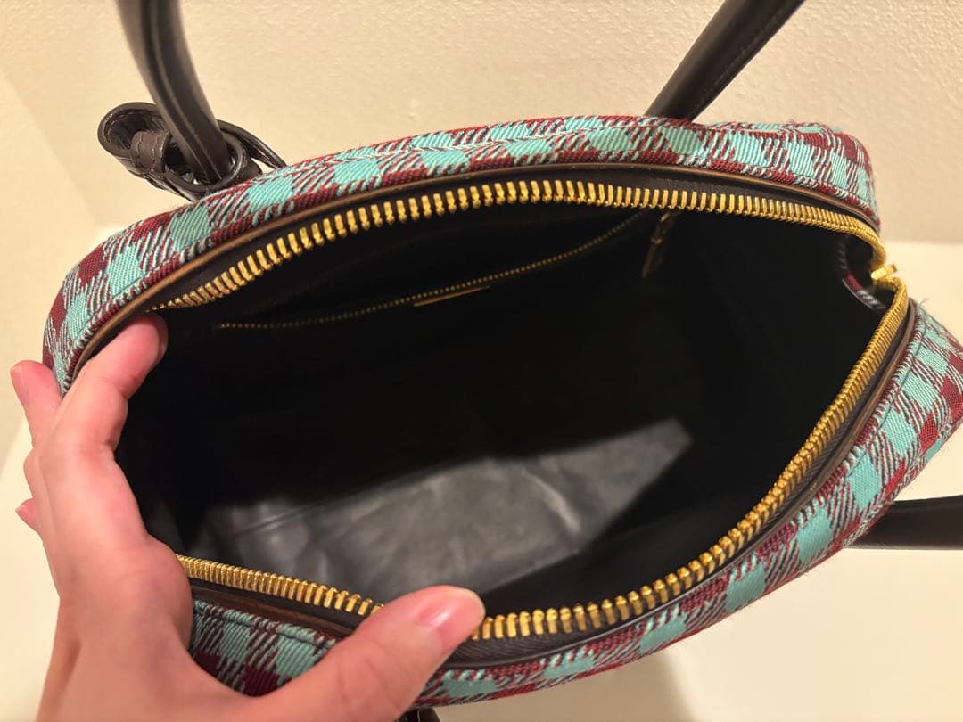 PRADA バッグ　紗栄子