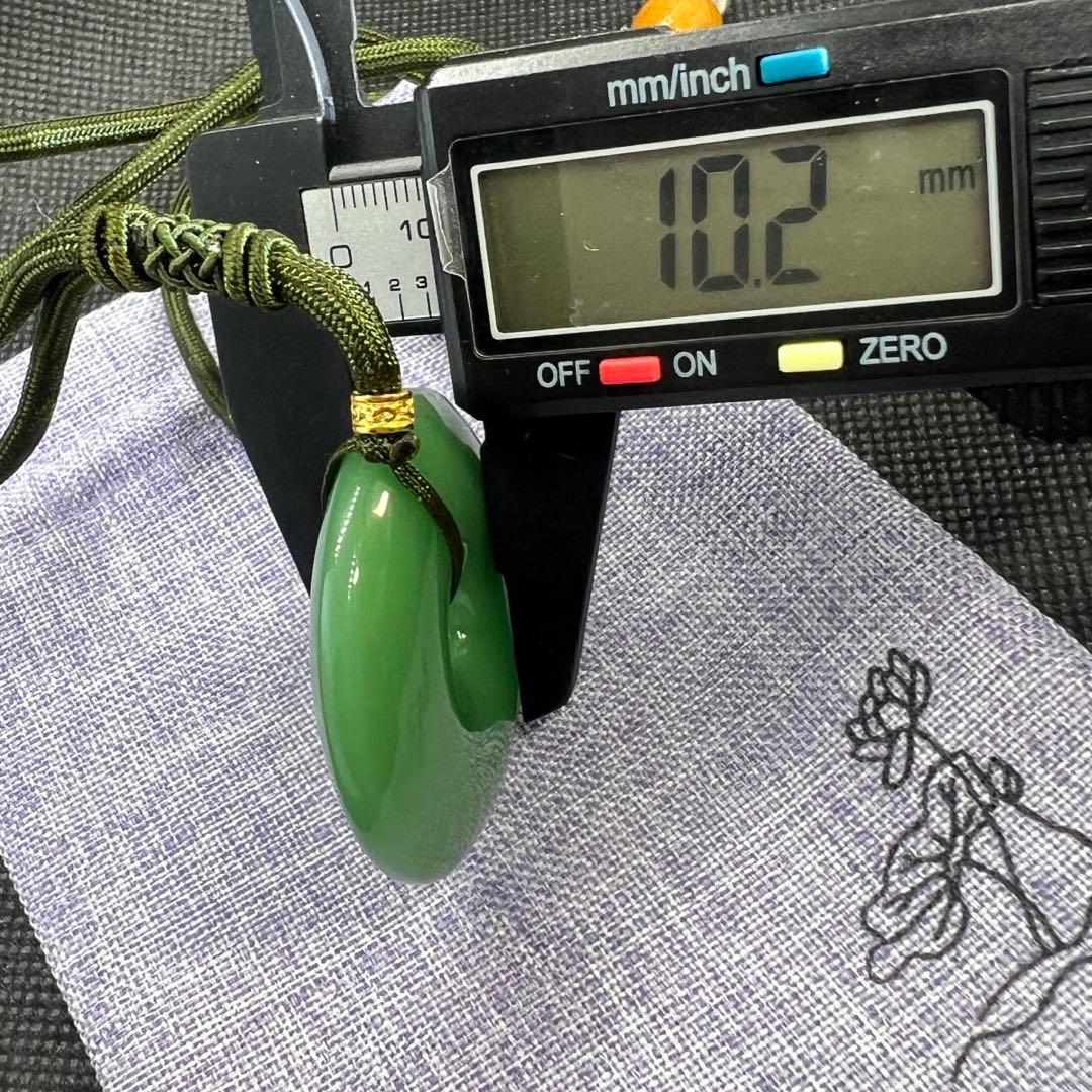 天然和田玉碧玉翡翠アップルグリーン平安ボタンのネックレスAB1063