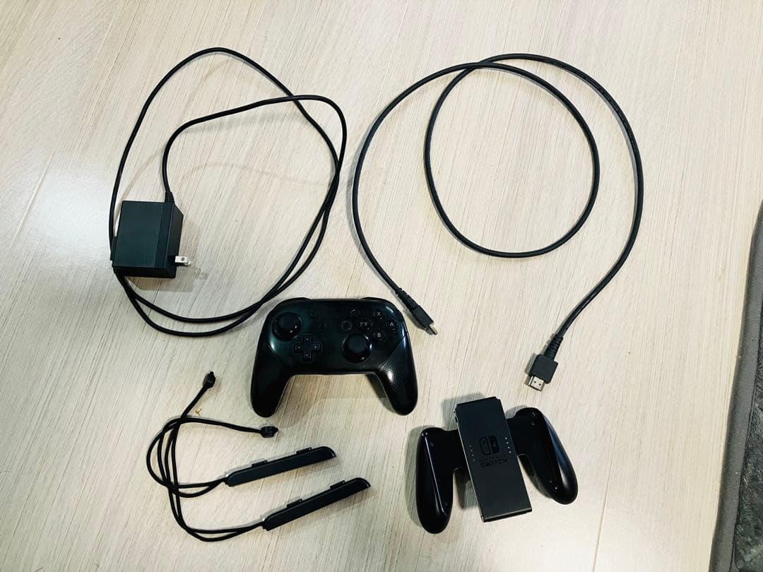 【再出品】Switch本体+純正プロコンセット+microSD・オマケ付き！