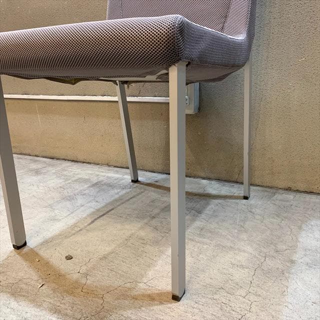 えっちゃん様　カッシーナイクスシーのブーメランチェア（グレー）