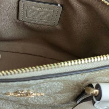 超美品　コーチ　ミニショルダーバッグ シグネチャー アクセサリーポーチ