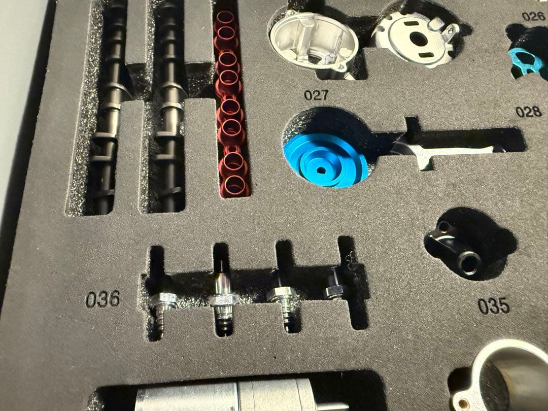 土星エンジン直列4気筒エンジンモデル　フルメタル組み立てキット ホビー