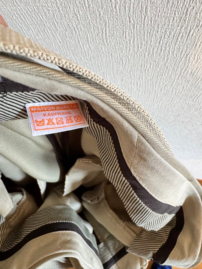 メゾンエウレカ　パンツ　ベージュ