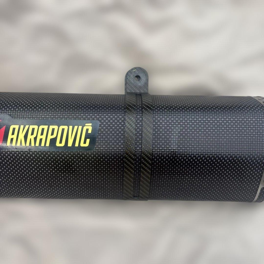 AKRAPOVIČ カーボンファイバー マフラー