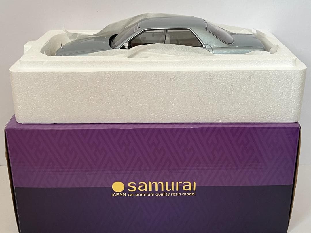 サムライ 1/18 日産セドリック Y31シーマ ブルー KSR18026BL