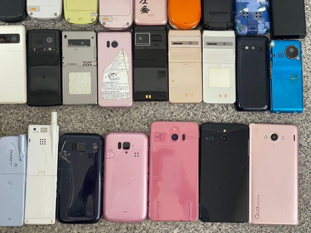 ぽ*け様 ジャンク扱い 携帯電話 ガラケー スマホ 31個 まとめ売り 大量 動