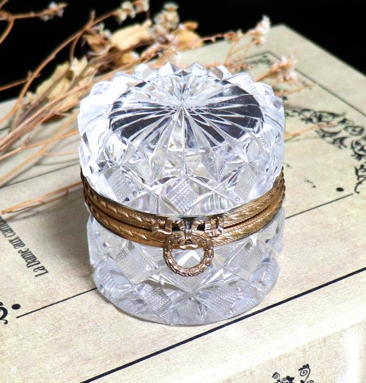 オールド・バカラ ブロンズ装飾 蓋物 ローリエ リボン 小物入れ ゴールド