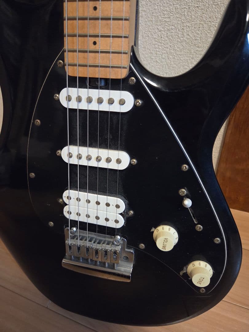 Sterling by Music Man silo3 黒