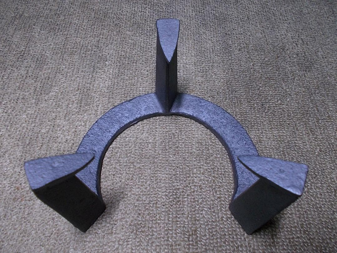 茶道具 風炉釜セット 霰茶釜 釜環 未使用五徳 織部風炉 敷板 前瓦 送料込み