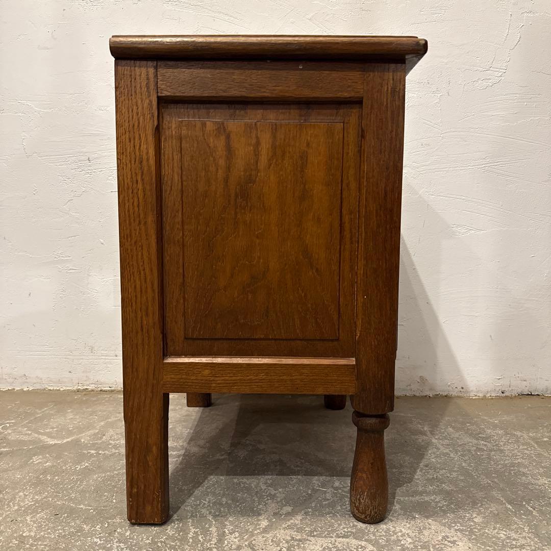 年末年始saleヴィンテージ　木製サイドテーブル　扉収納付き