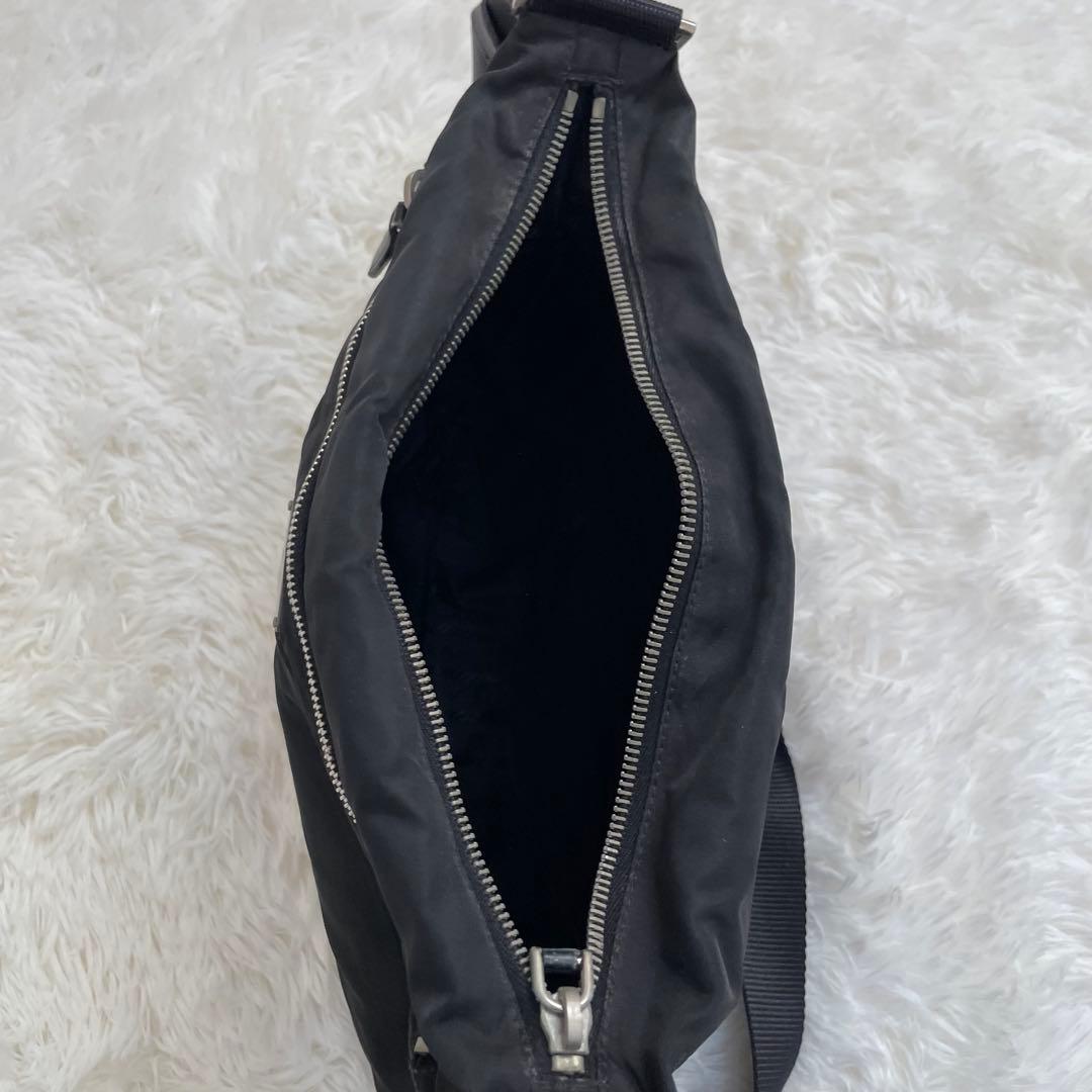 美品 PRADA ショルダーバッグ ナイロン レザー ブラック 三角ロゴプレート