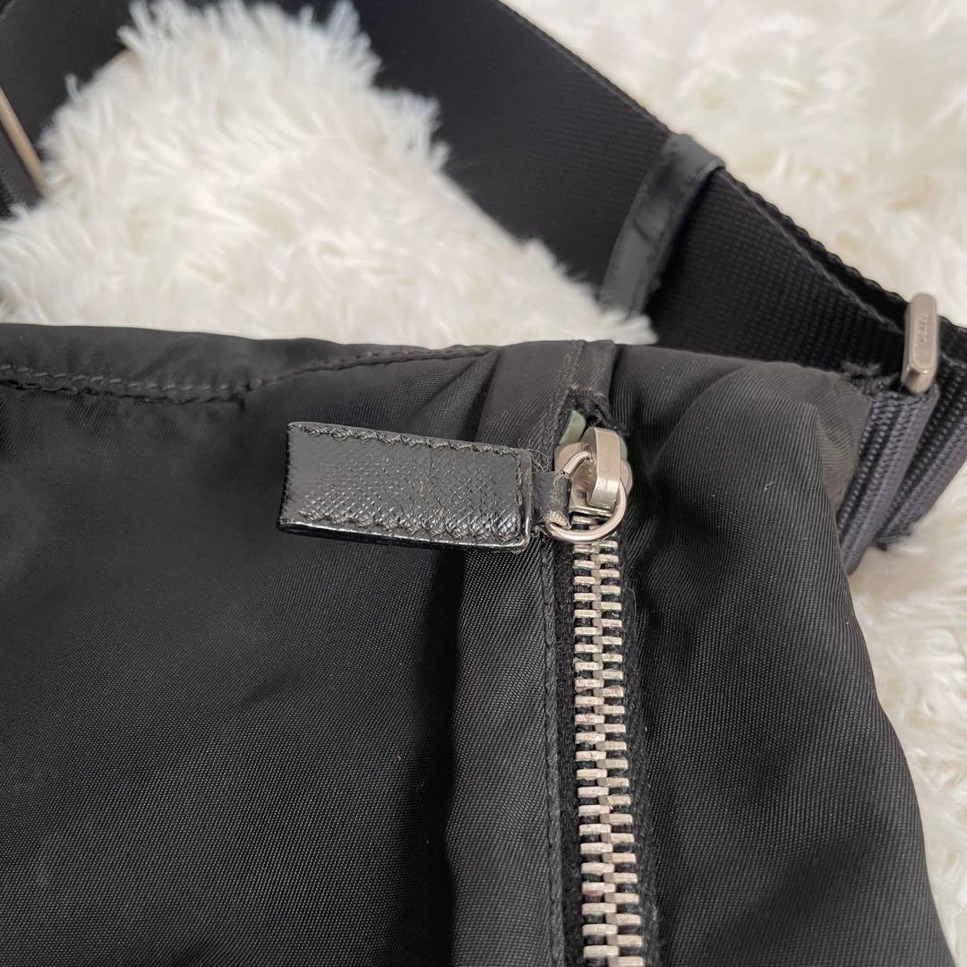 美品 PRADA ショルダーバッグ ナイロン レザー ブラック 三角ロゴプレート