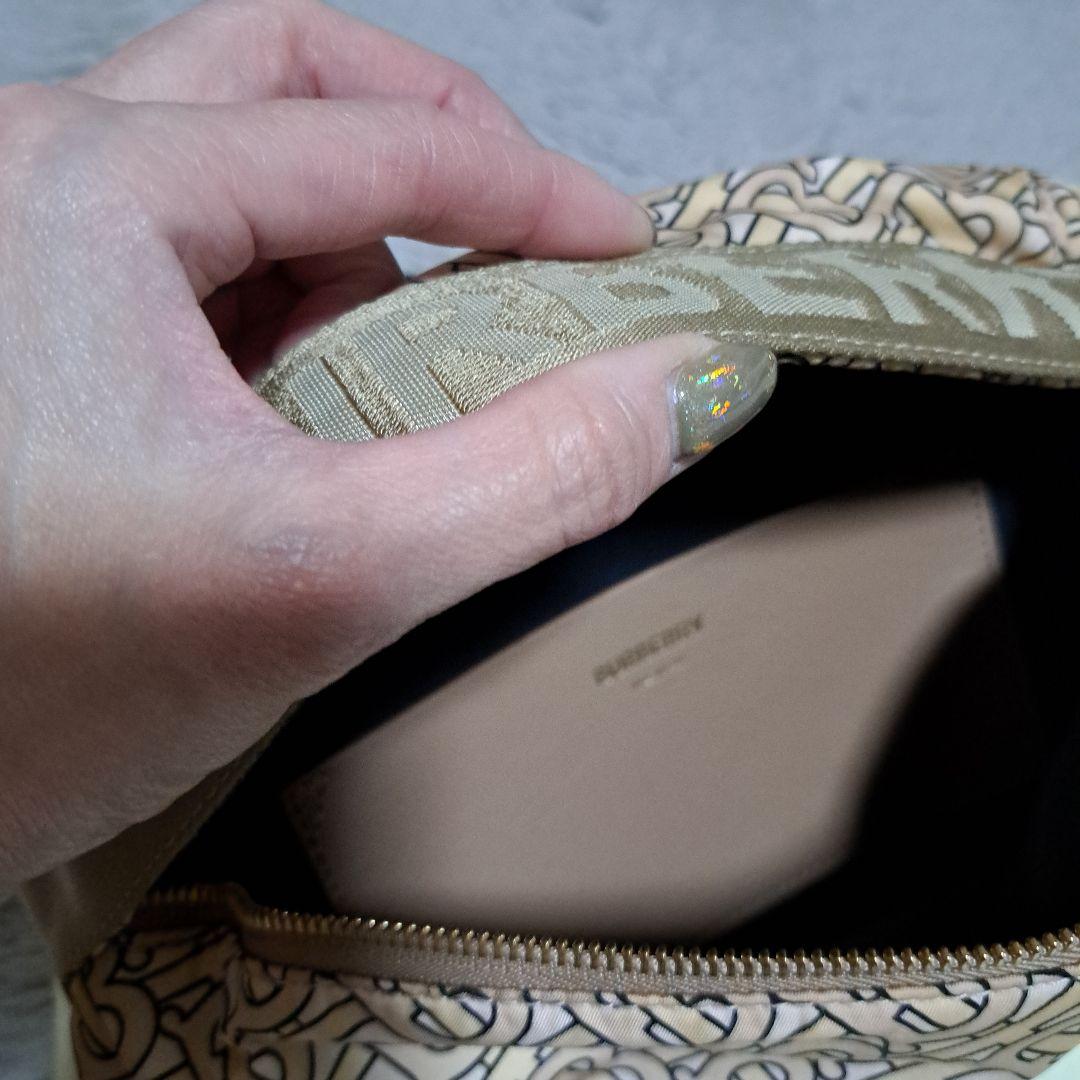 美品　BURBERRY バーバリー　モノグラムTB ボディバッグ