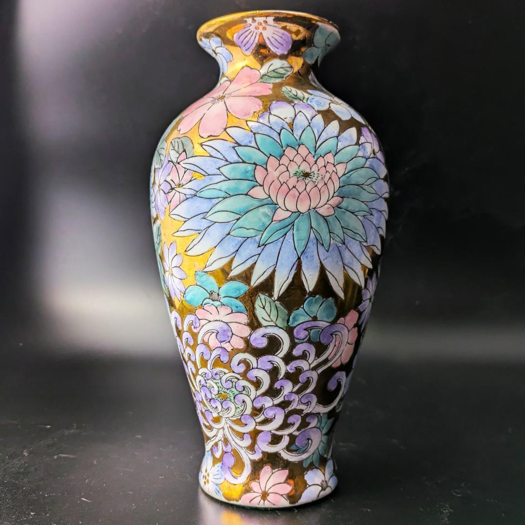 金彩に牡丹と桔梗の花々 装飾陶器の花瓶＆飾皿セット 淡い色彩が美しいです