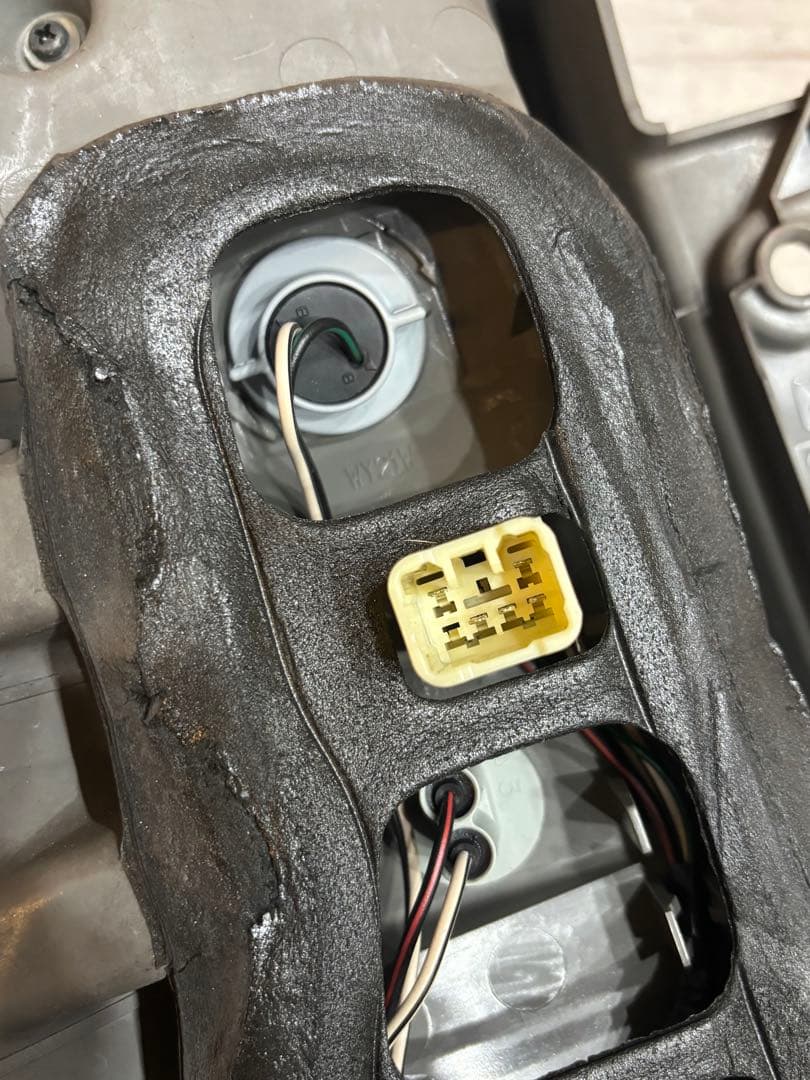 70 75 ノア 後期 右テールレンズ トヨタ純正品