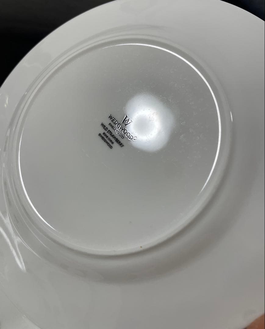 ウェッジウッド ワイルドストロベリーカップソーサープレート＆3段ケーキスタンド付