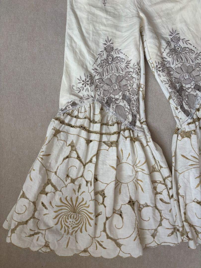 【ゆうりん】アイボリー リメイク フレアパンツ ビンテージクロス レース