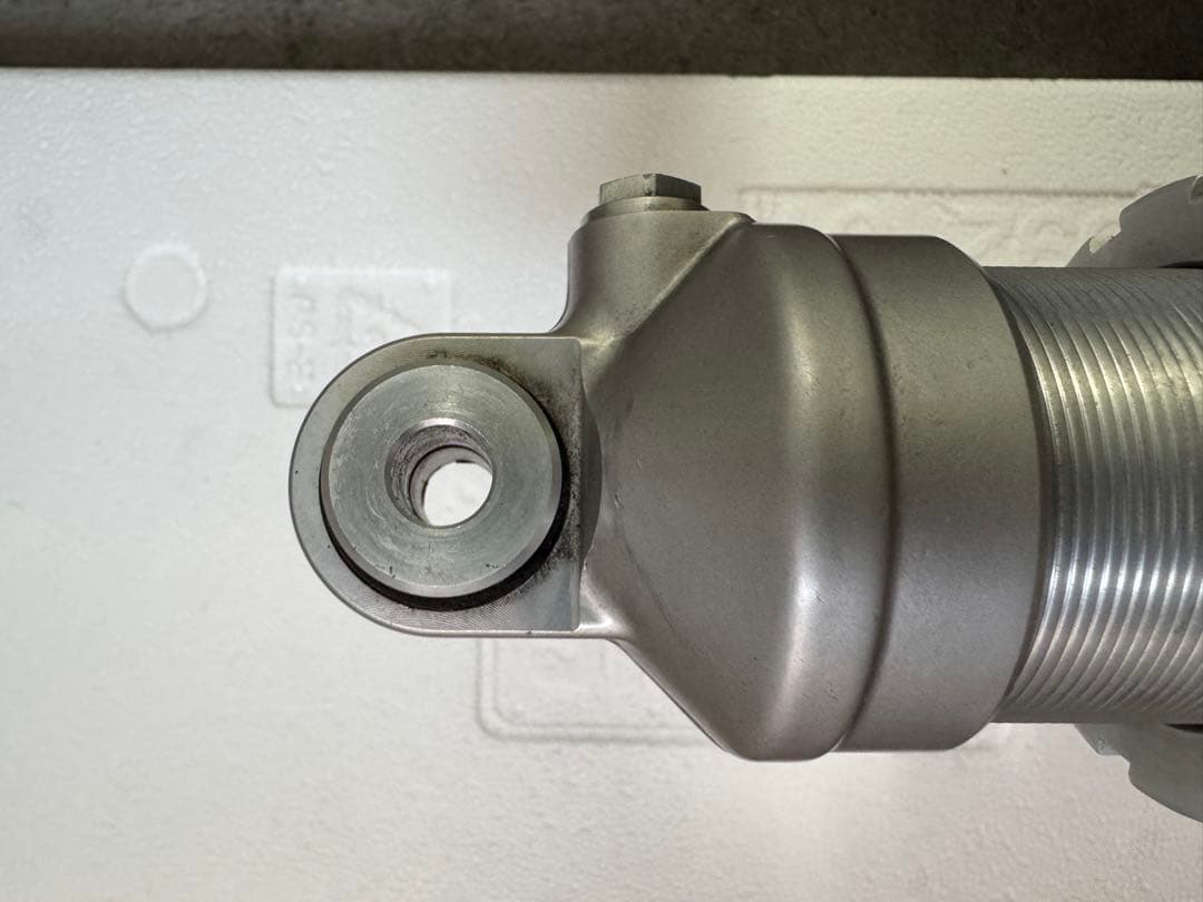 Öhlins ショックアブソーバー シルバー/イエロー スズキ　GSR600用