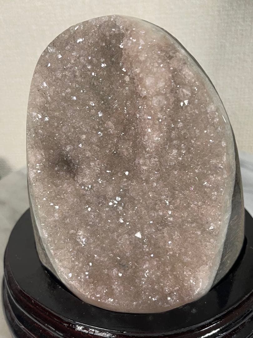【天然石】④ピンクアメジストドーム 紫水晶　ジオード　原石　置物 木製台座付き