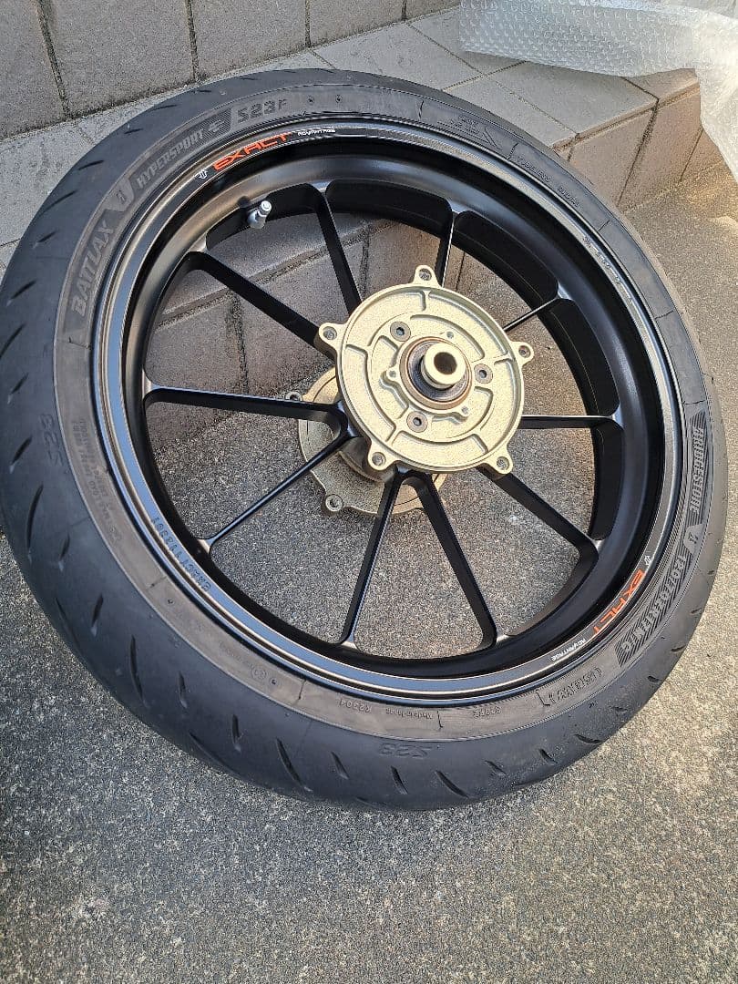 【美品】ZX-4R イグザクトアルミ鍛造ホイール前後　S23タイヤ付き