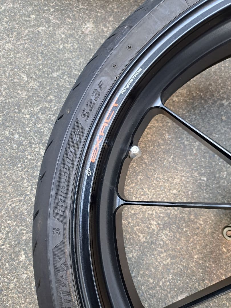 【美品】ZX-4R イグザクトアルミ鍛造ホイール前後　S23タイヤ付き