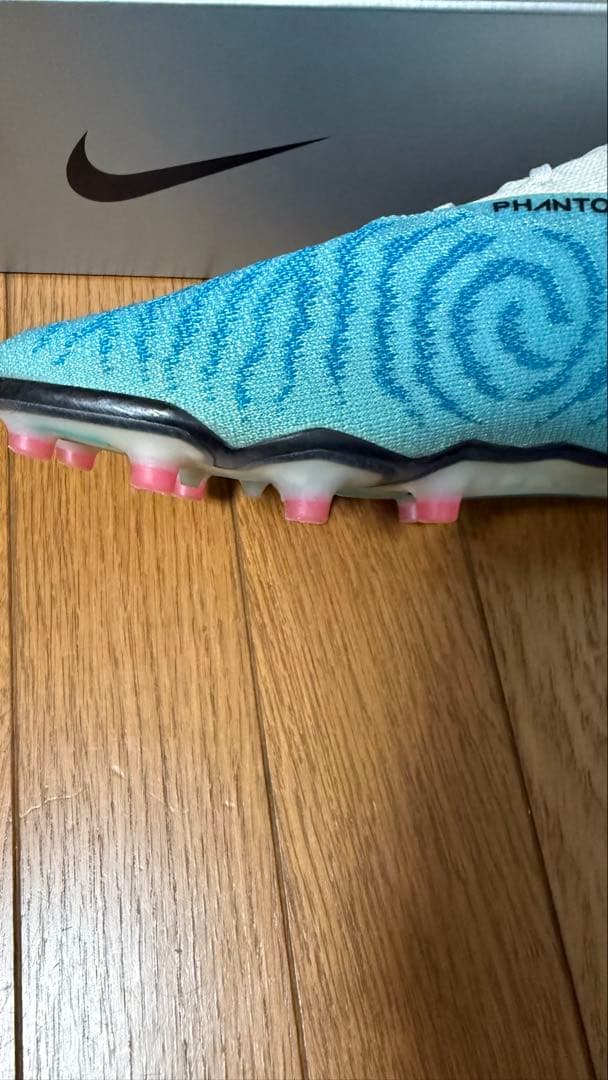 サッカースパイク ファントムgx
