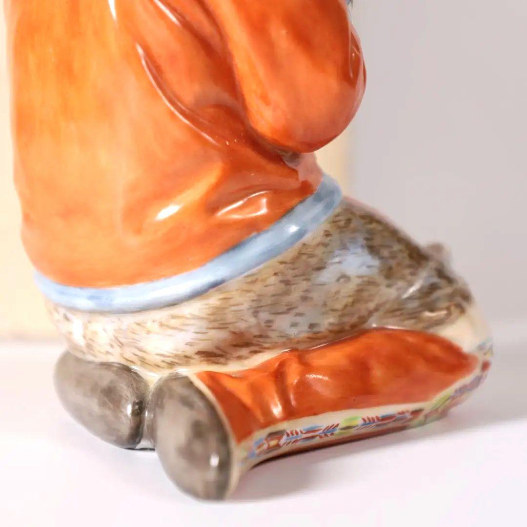 ロイヤルコペンハーゲン民族衣装フィギュリン グリーンランドの少女No.12415