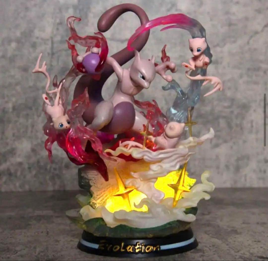 ミュウツー ミュウ フィギュア　海外フィギュア　発光ギミックあり