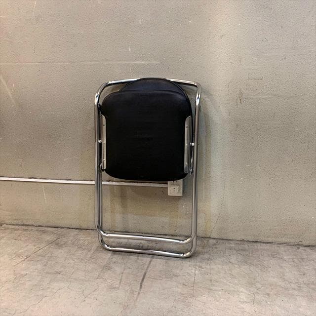 コクヨのフォールディングチェア①