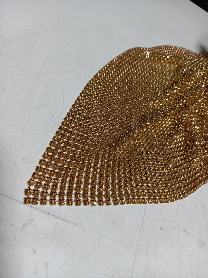 アート　ワーク　スタジオ　ゴールド　ドレープ　チェーン　シャンデリア　ランプ