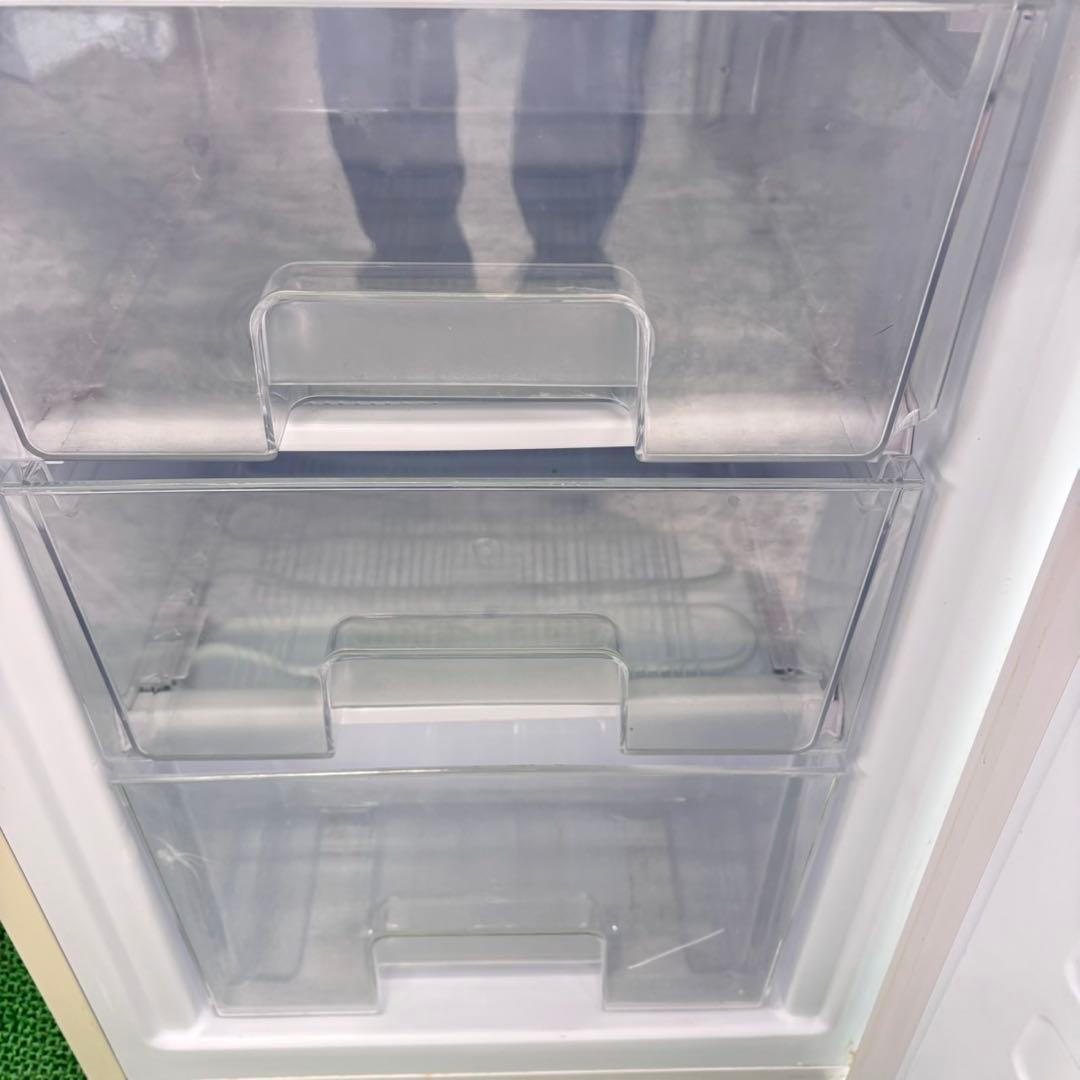 728 レトロデザイン　冷蔵庫　小型　一人暮らし　右開き　おしゃれ　かわいい