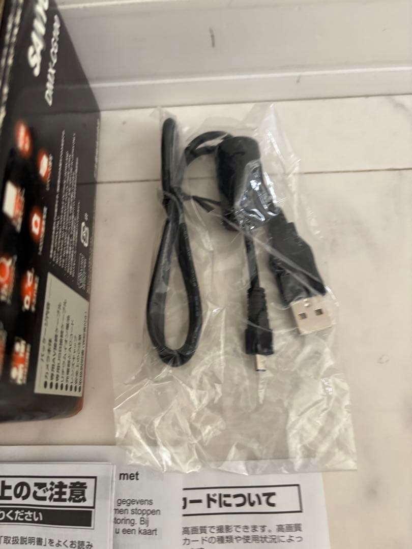 SANYO サンヨー デジカメ Xacti DMX−CG100 ホワイト