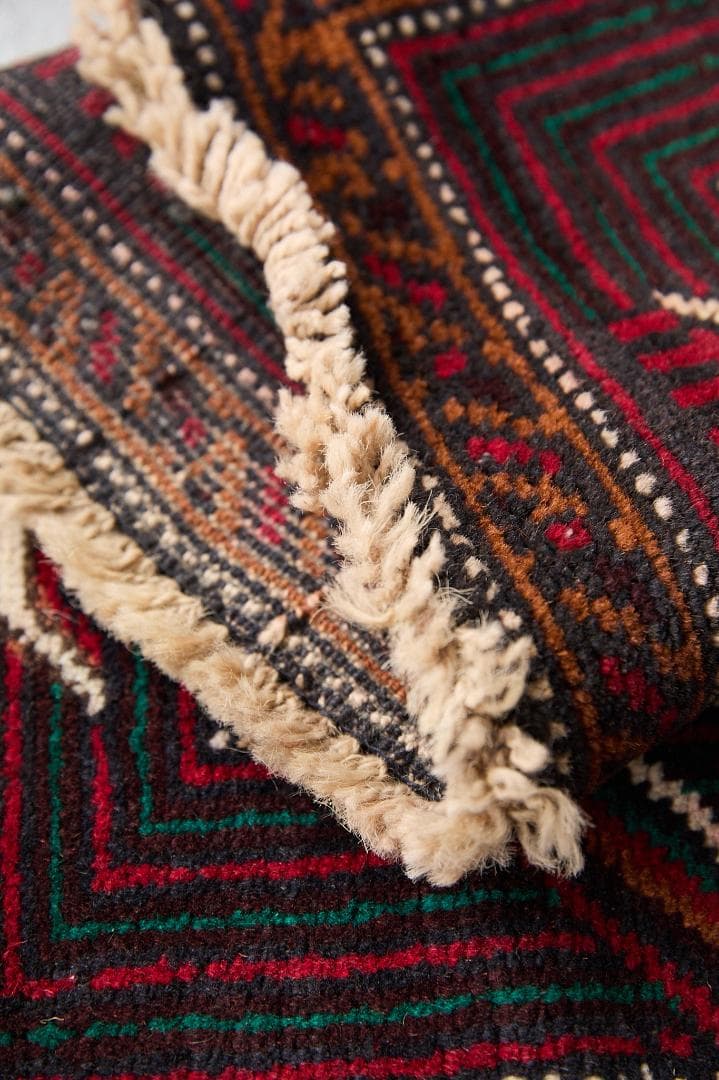 ヴィンテージラグ　トライバルラグ　バルーチ族（149×90cm）黒　紺　茶　緑