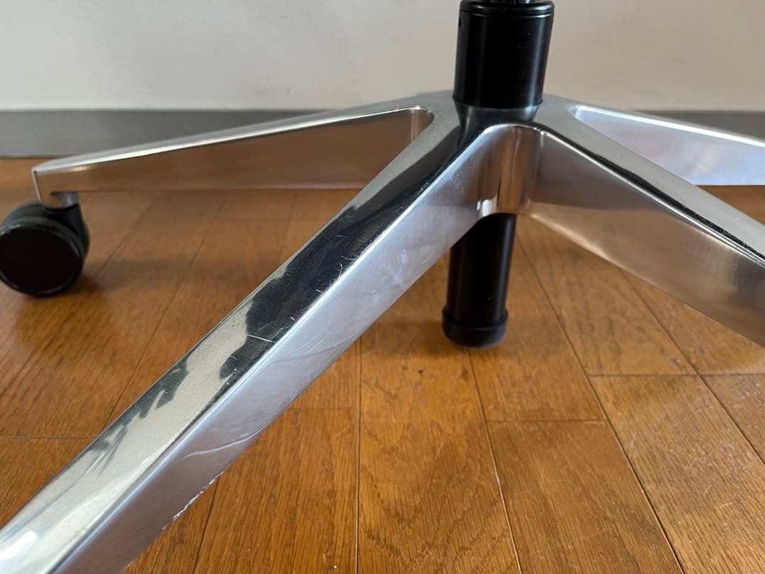 スチールケース　Think シンクチェア　背3Dニット　可動肘　メッシュチェア