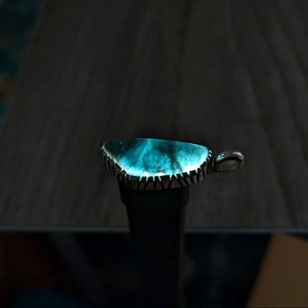 ハンドメイドの入りコン沢トップ　ペンダントトップ　糸魚川翡翠