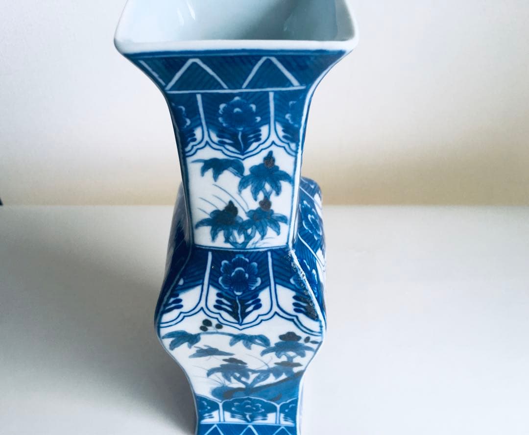大清康熙青花人物花木鳥蝶図瓶 （底款大清康熙年製）中国古美術 陶磁器