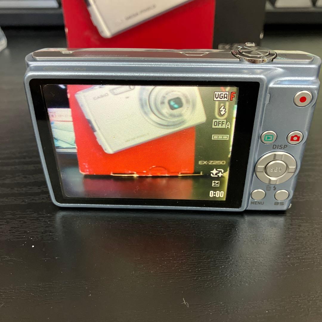 CASIO EXILIM EX-Z250 9.1メガピクセル