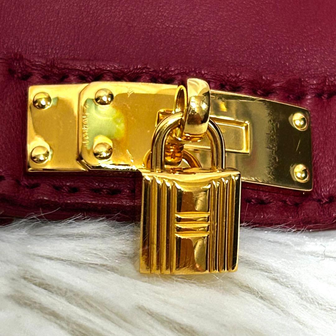 美品　HERMES レザーグローブ　羊革　ラムスキン　レッド　カデナ　手袋　赤