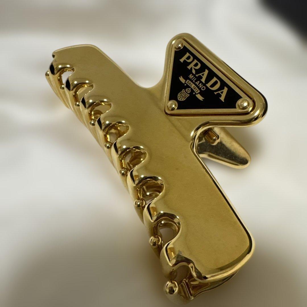 M*M様 PRADA ゴールド ヘアクリップ