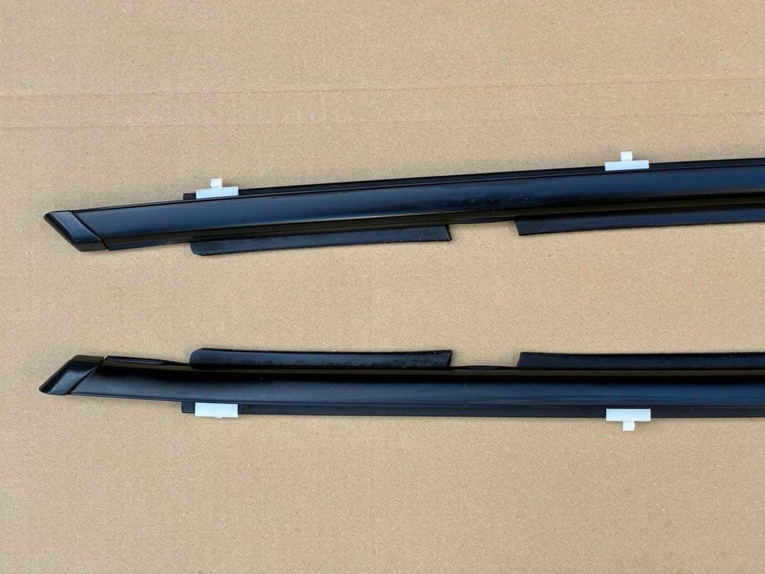 スズキカプチーノ　ドアアウタウェザストリップ