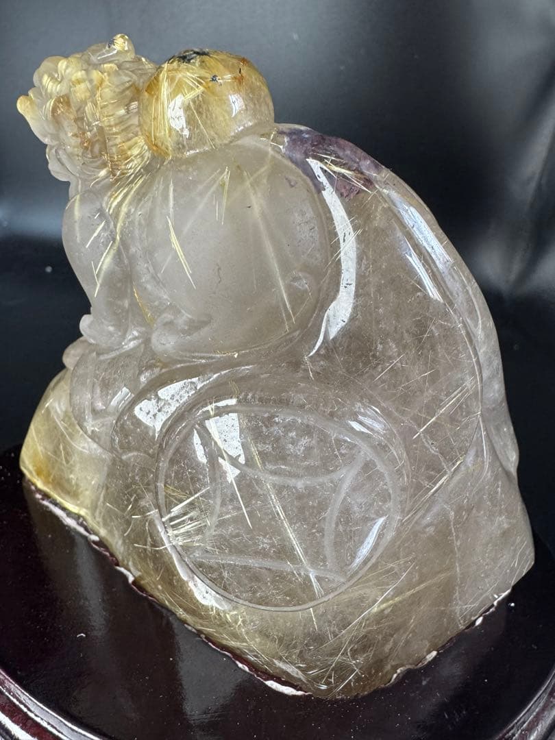 ルチルクォーツ貔貅彫り　天然石　台座付き